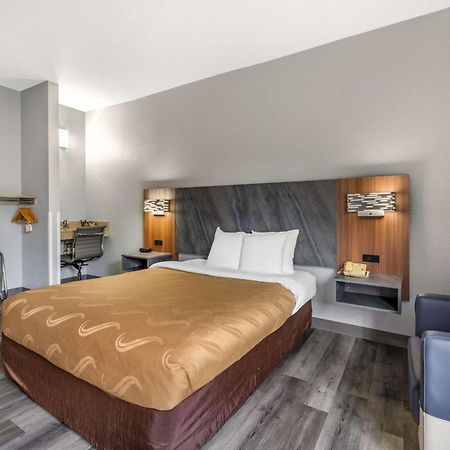 Quality Inn & Suites Manhattan Extérieur photo