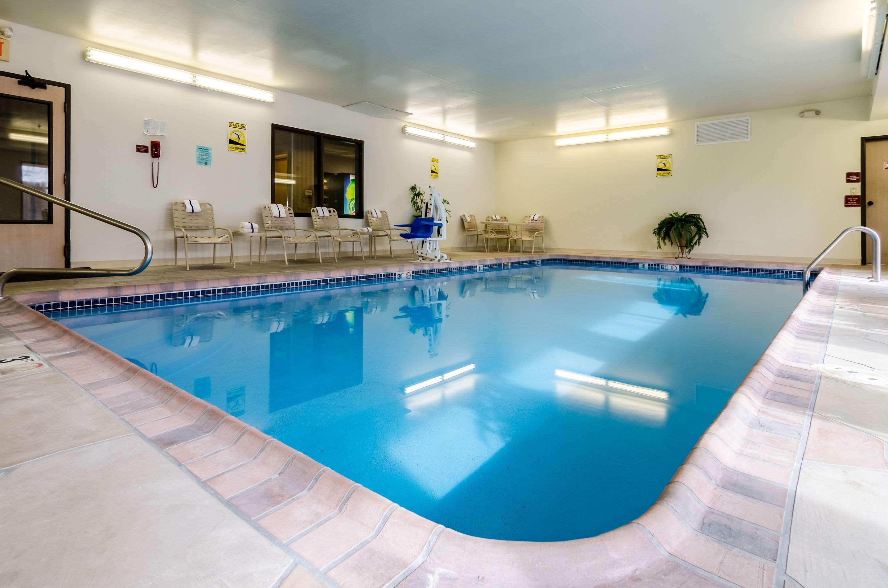 Quality Inn & Suites Manhattan Extérieur photo