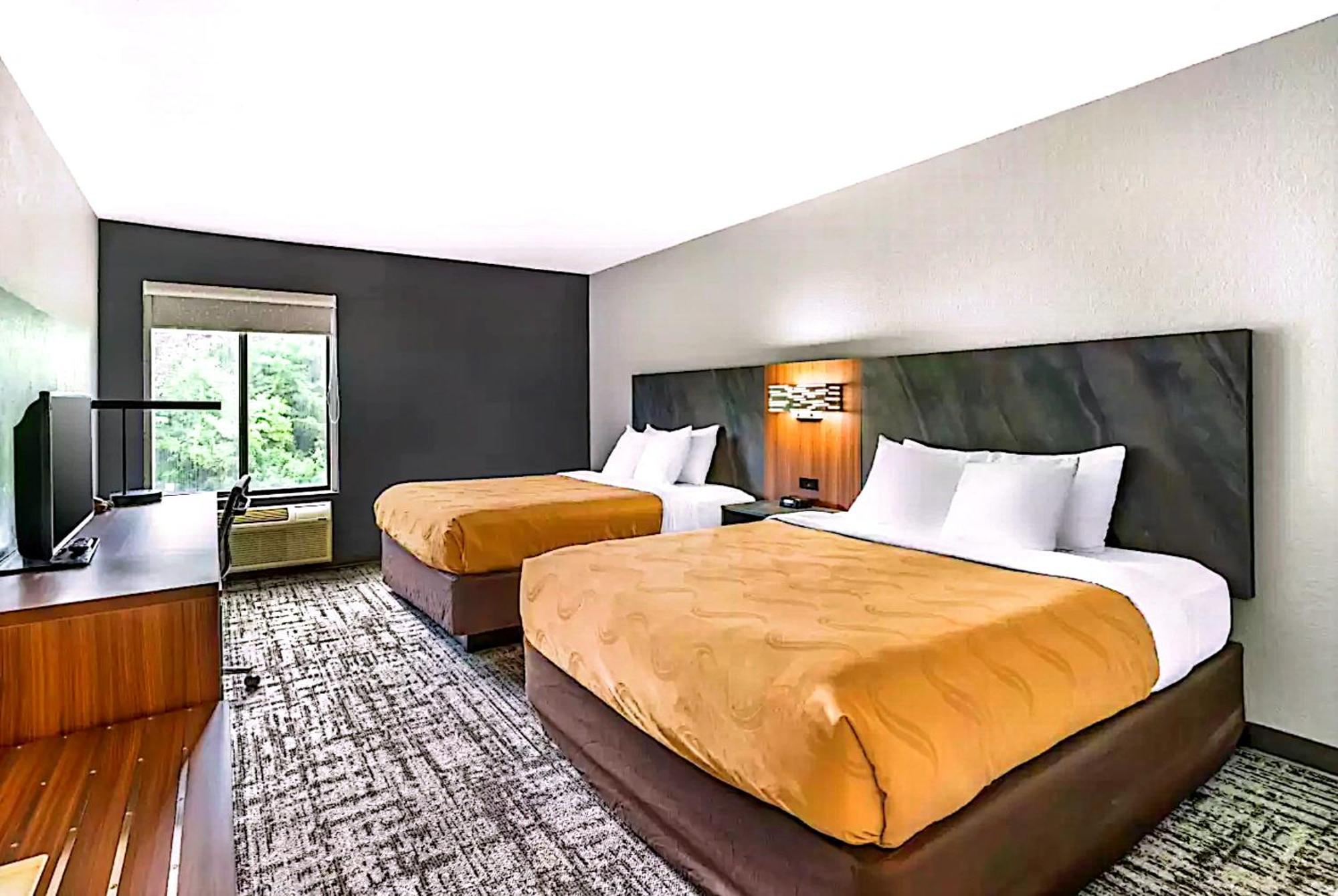 Quality Inn & Suites Manhattan Extérieur photo