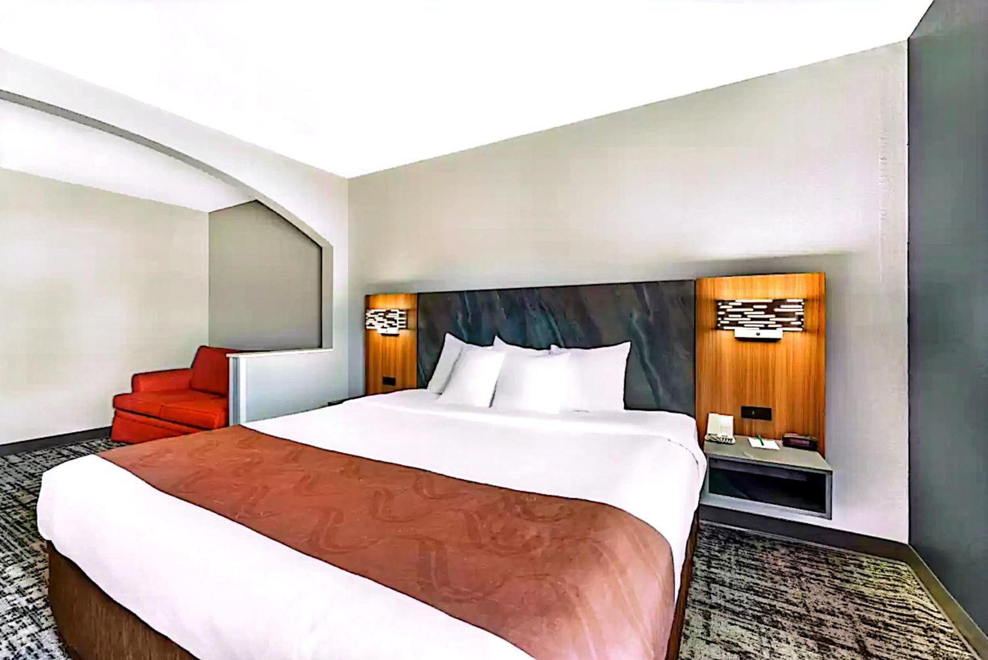 Quality Inn & Suites Manhattan Extérieur photo